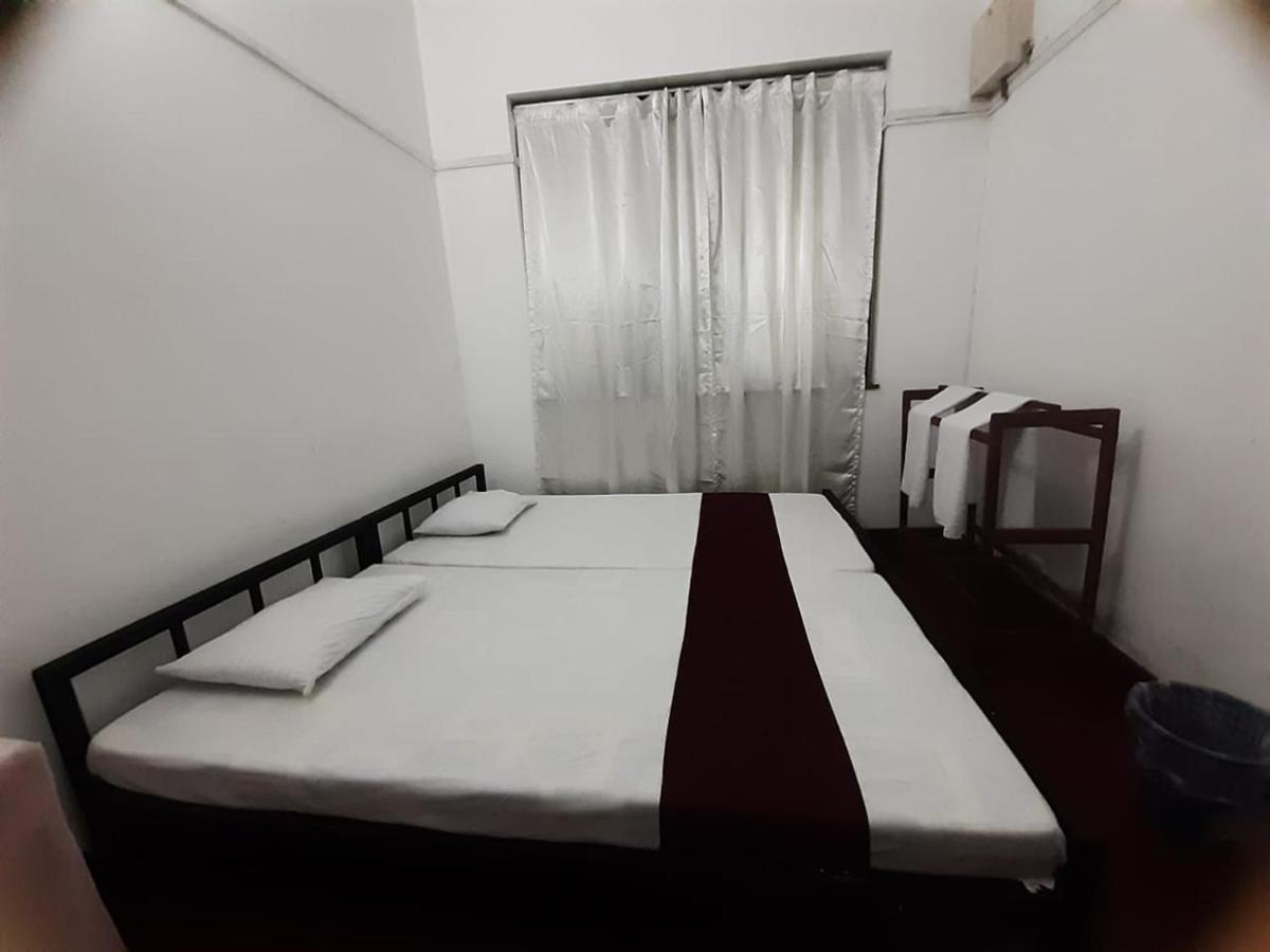 Lazy Bear Best Hostel In Канди Экстерьер фото
